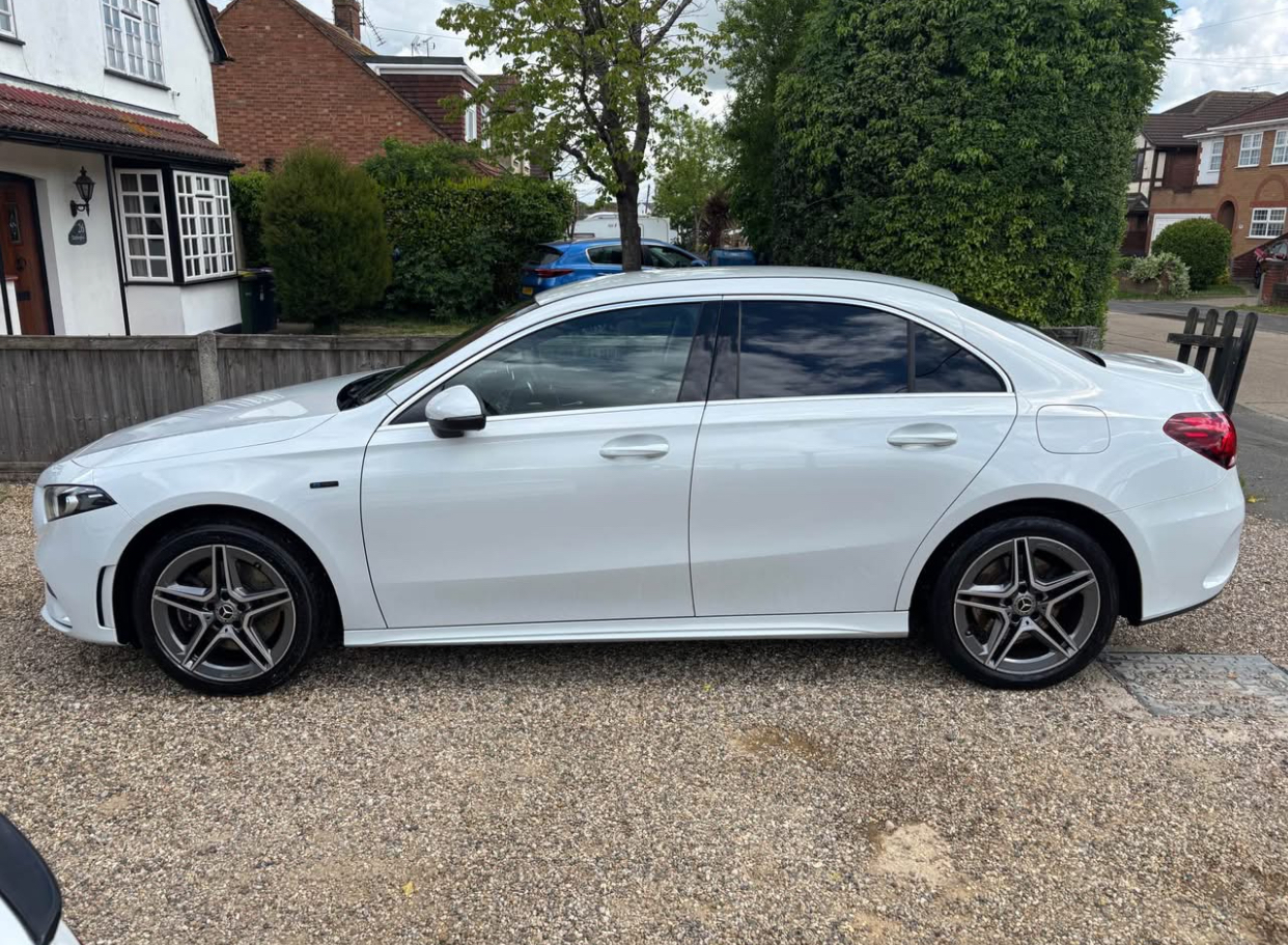 2021 Mercedes-Benz A25e